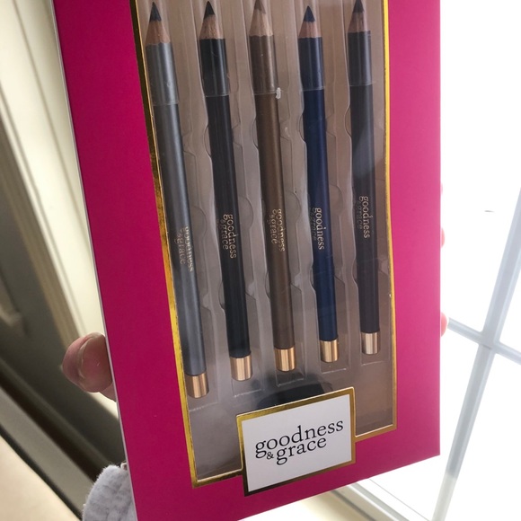 Goodness & Grace eyeliner set! New in box! - Picture 2 of 3